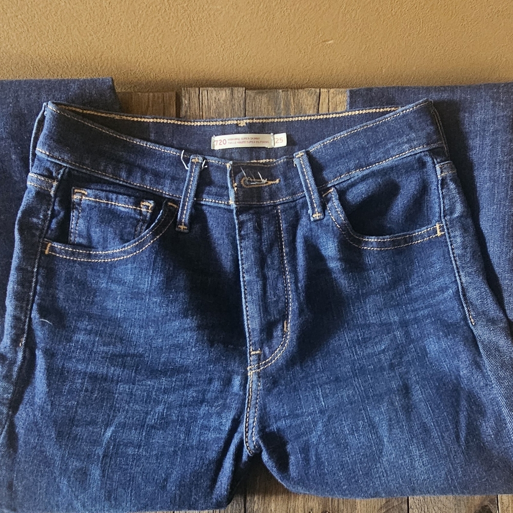 Levi's High Rise Dark Blue Skinny Jeans